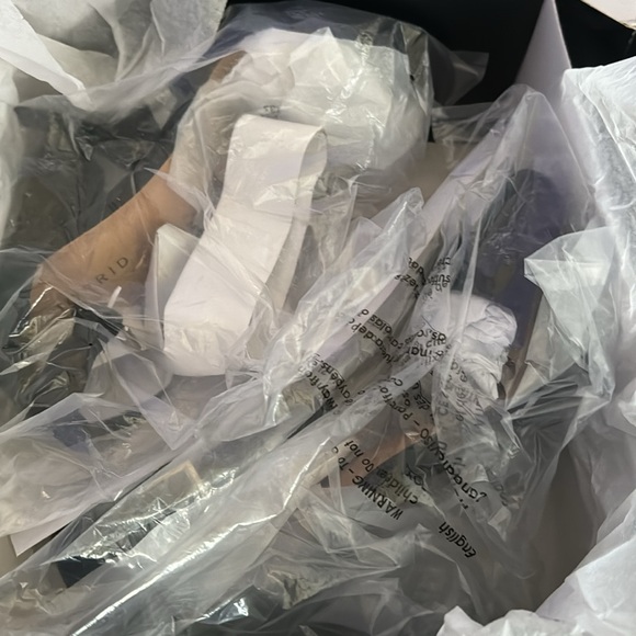 Brand new never been worn black two strap tapered heel 4 inch size 12 wide - Picture 5 of 5